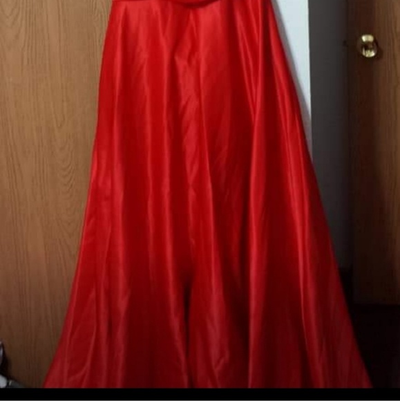 Red and gold prom gown - Picture 2 of 2